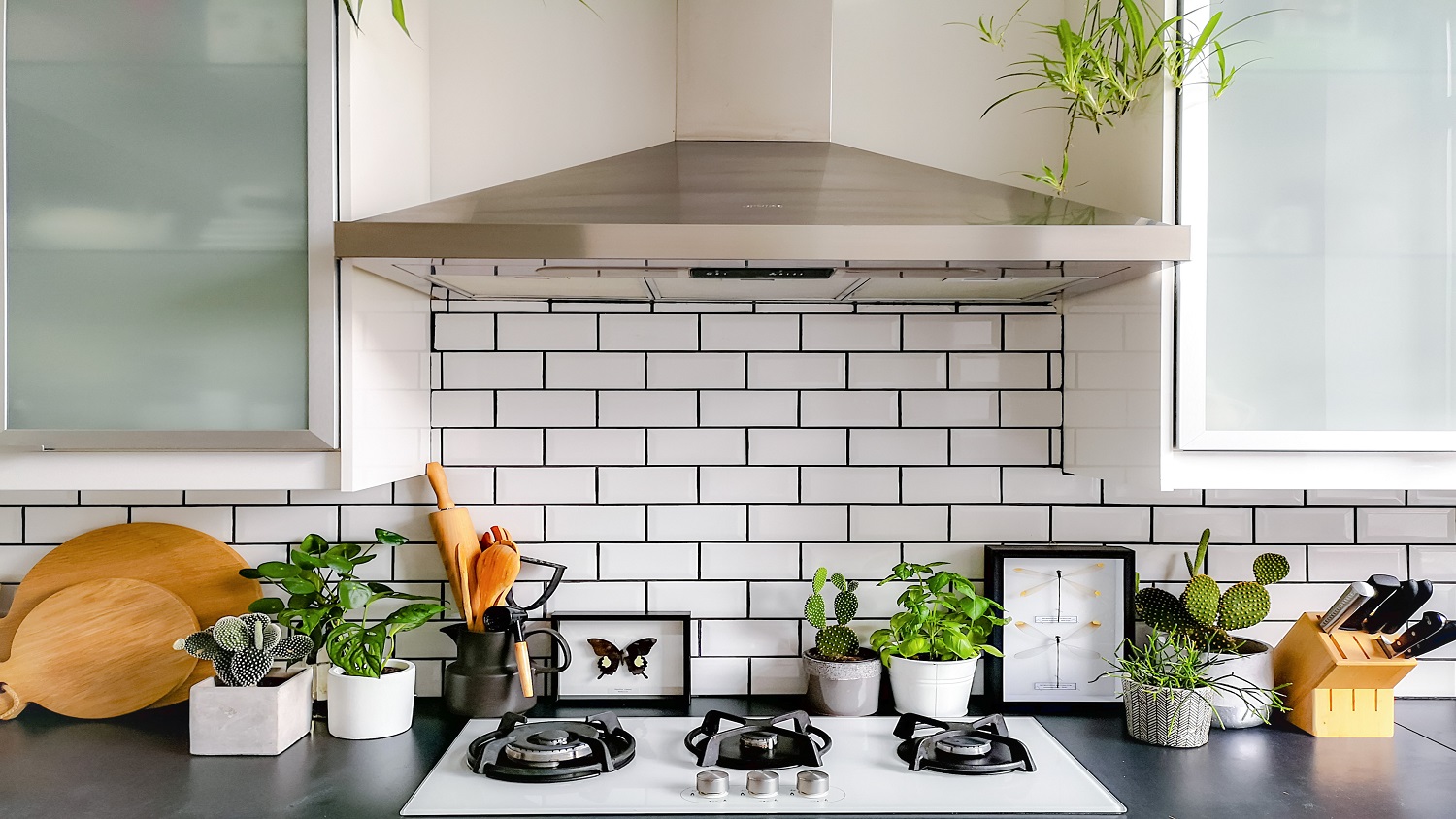 A countertop with kitchen backsplash tiles